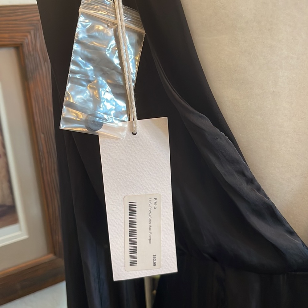Black Lush open skirt with shorts onesie - Picture 10 of 10